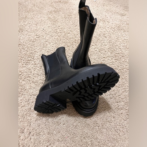 BANANA REPUBLIC ITALIAN LEATHER TALL CHELSEA BOOT - Picture 8 of 15